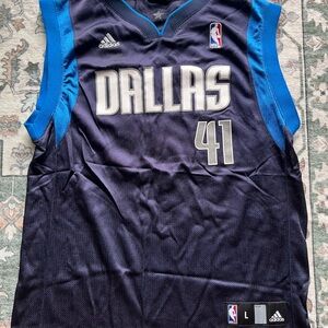 Dirk Nowitzki Jersey - Childs Large
